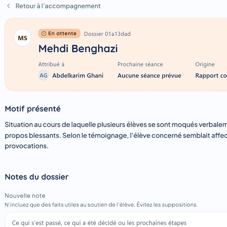 Dossier de suivi d’un élève dans le tableau de bord de l’établissement, attribué à un membre du personnel et ouvert à partir d’un signalement confirmé.